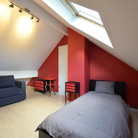 Holiday home Modern In Vaux Sur S Re With Sauna Morhet