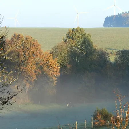 Vakantiehuis Modern In Vaux-sur-sure With Sauna *