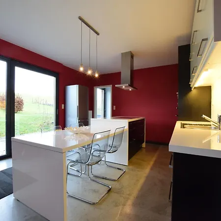 Vakantiehuis Modern In Vaux-sur-sure With Sauna Morhet