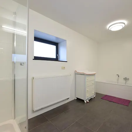 Tatil Evi Modern In Vaux-sur-sure With Sauna