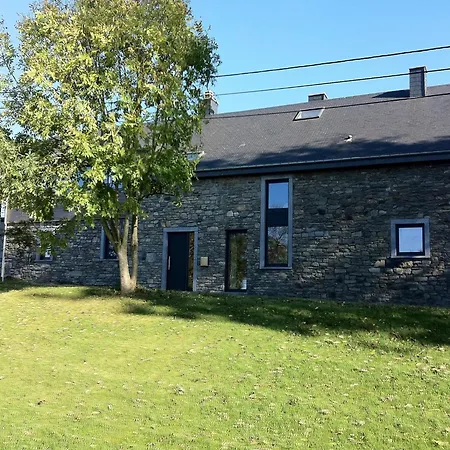 Vakantiehuis Modern In Vaux-sur-sure With Sauna Morhet