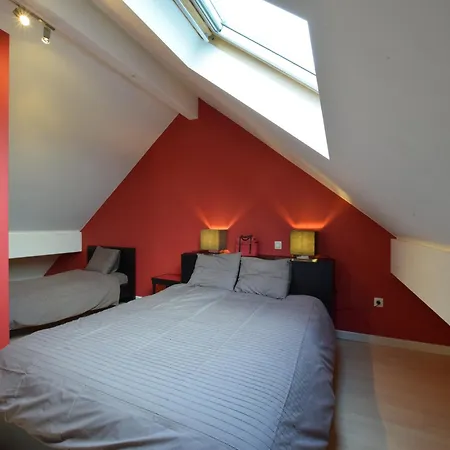 Vakantiehuis Modern In Vaux-sur-sure With Sauna Morhet