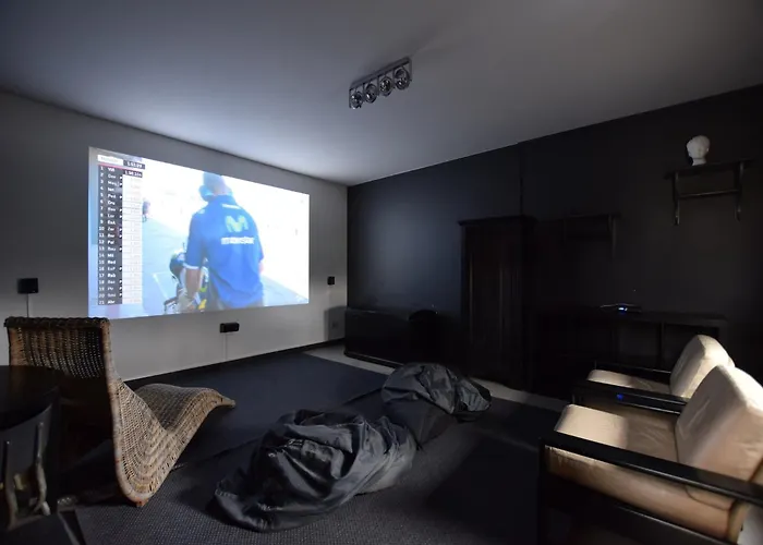 Modern In Vaux-sur-sure With Sauna Ferienhaus Morhet